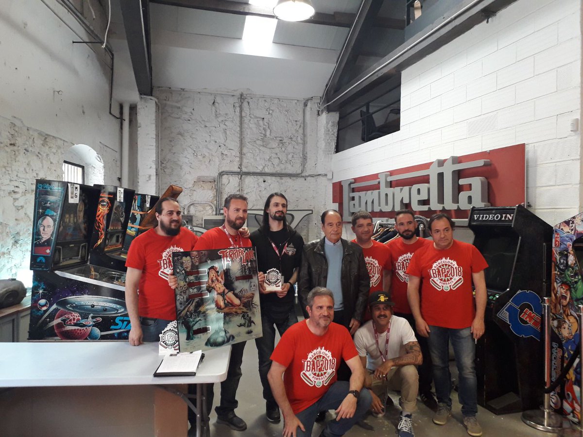 Retromaniacs_es's tweet image. Compartimos "Fotos Finish" del #TBAP2018 que fue dirigido por nuestro presi @mirlo_blan y del que guardamos un bonito recuerdo 

Cuatro años después vuelve de la mano de los compañeros de @ArcadesCat este fin de semana

¡¡Y allí estaremos los Retromaniacs compitiendo!!

#pinball