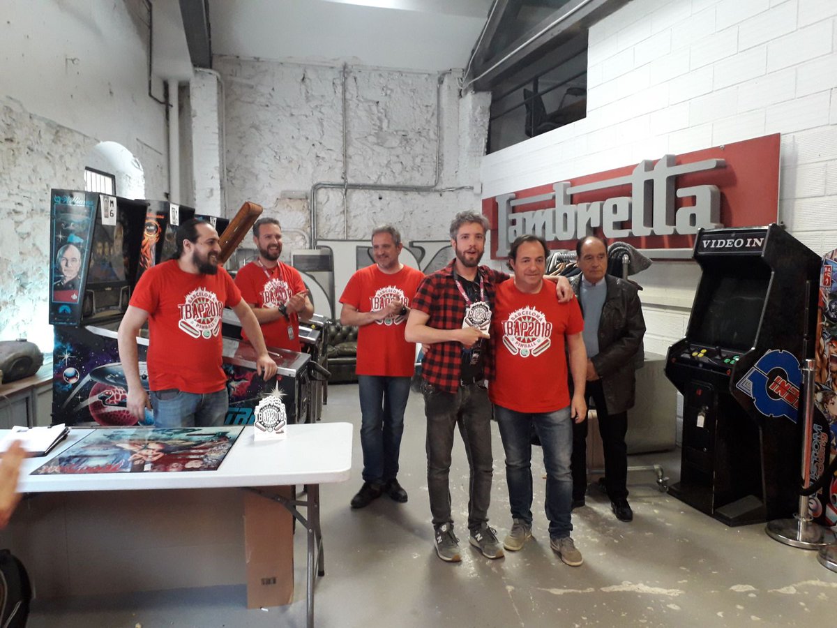 Retromaniacs_es's tweet image. Compartimos "Fotos Finish" del #TBAP2018 que fue dirigido por nuestro presi @mirlo_blan y del que guardamos un bonito recuerdo 

Cuatro años después vuelve de la mano de los compañeros de @ArcadesCat este fin de semana

¡¡Y allí estaremos los Retromaniacs compitiendo!!

#pinball