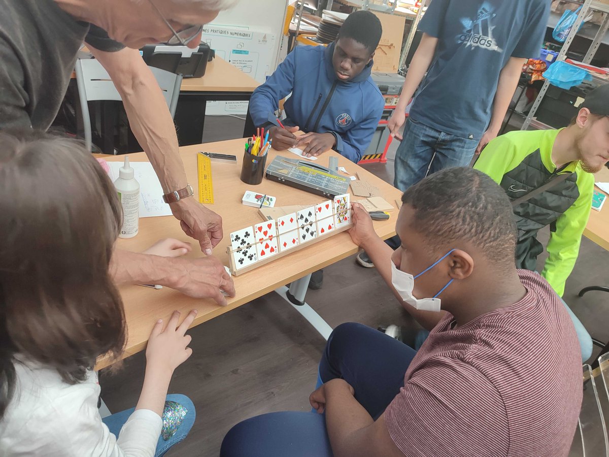 Le jeudi 21 avril, les apprentis de l’’EDI Tipi et l’EDI FAIRE <a href="/AssociationFAI4/">Association FAIRE</a> ont pu peaufiner leurs prototypes au FabLab <a href="/Ress_LaMine/">Ressourcerie La Mine</a> et les faire tester aux associé·es de l’IME Les Lilas.