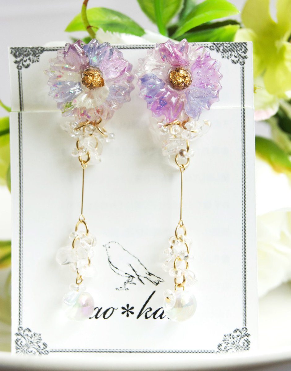 cakr1258's tweet photo. petalイヤリング&amp;ヘアアクセ🌼
ドライフラワーを封入しています。

petal＝花びら
(まんまやないかーい)
#aokaeレジン https://t.co/er4rMsWyEi