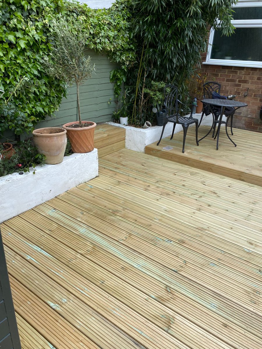 CJLandscapes's tweet image. Some more photos from the recent softwood decking project in Walthamstow, East London #deckinginstaller #deckingcontractor #deckingservices #softwooddecking #decking #e17 #walthamforest #eastlondon #walthamstow #deckingseat #landscaper #landscapecompany