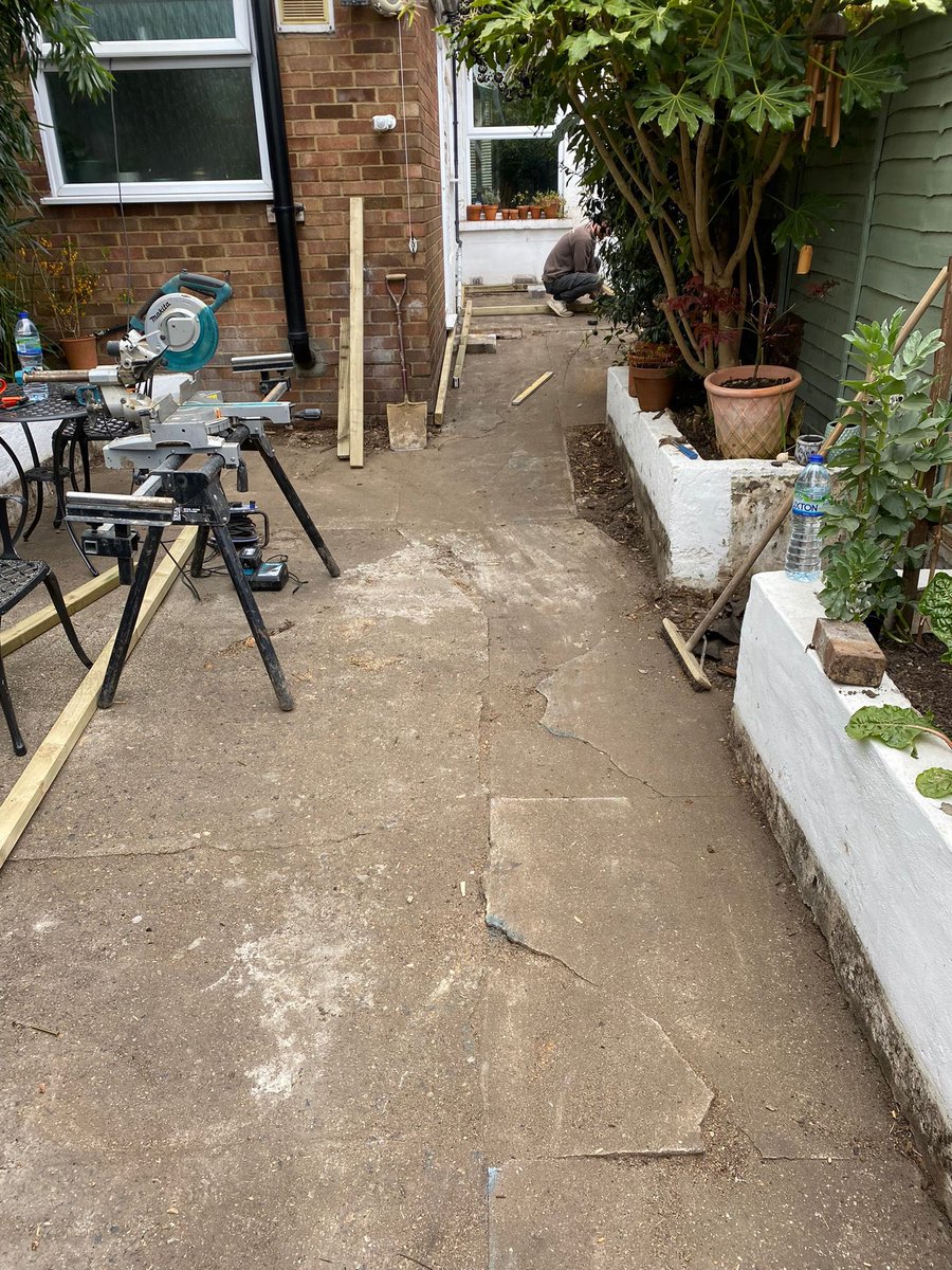 CJLandscapes's tweet image. Some more photos from the recent softwood decking project in Walthamstow, East London #deckinginstaller #deckingcontractor #deckingservices #softwooddecking #decking #e17 #walthamforest #eastlondon #walthamstow #deckingseat #landscaper #landscapecompany