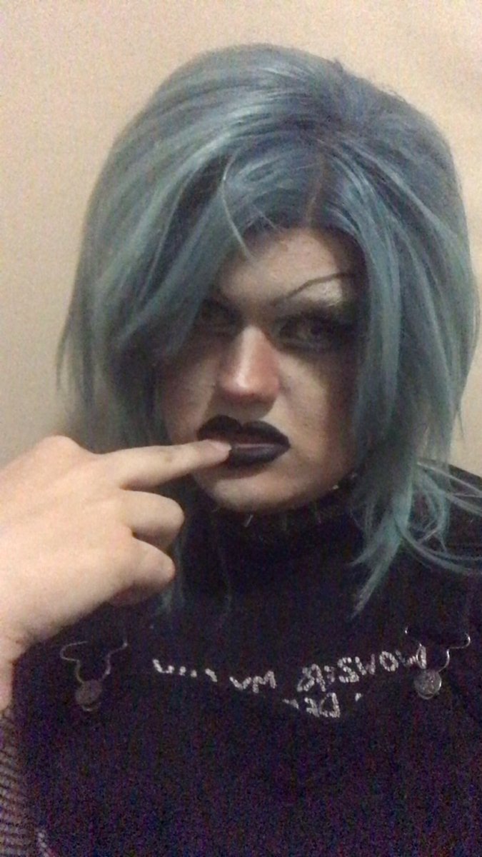 whtvr

Wig styled by: @riotdq 
Lashes/Contacts: @hoshi_au 
Makeup: @kryolanaustralia @morphebrushes

#drag #dragqueen #alternativedrag #makeupartist #mua #emodrag #punkdrag #grungedrag #emo #punk #grunge #melbournedrag #scenecore #scene #scenedrag #nonbinary #nonbinarypride