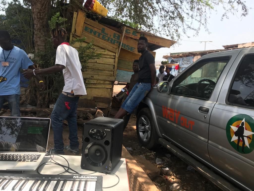 joestrummerfund's tweet photo. Yesterday in Freetown, Sierra Leone, @WAYoutArts got the mobile studio out onto the streets. Love it!
A project we absolutely love to support. ✊️
#WAYOutArts #Studio #RecordingStudio #SierraLeone https://t.co/fvyTMCcgEg