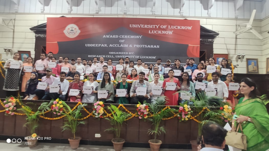 dr_ask0's tweet photo. Recieved #UddeepanAward2020_21 (#BestResearchArticleAward) from @lkouniv for outstanding #research in #CervicalCancer #Prevention #Prognosis &amp; #CancerTreatment. I acknowledge to @ICMRDELHI for providing the #researchGrant, #Mentor_CoMentor, #Friends #Wellwishers etc. https://t.co/xO1EopVQmJ