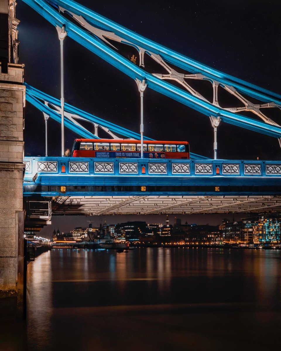 Did you know that the weight limit for vehicles crossing Tower Bridge is 18 tonnes? 

📸 <a href="/KellyLeRox/">Kelly Le Rox</a>