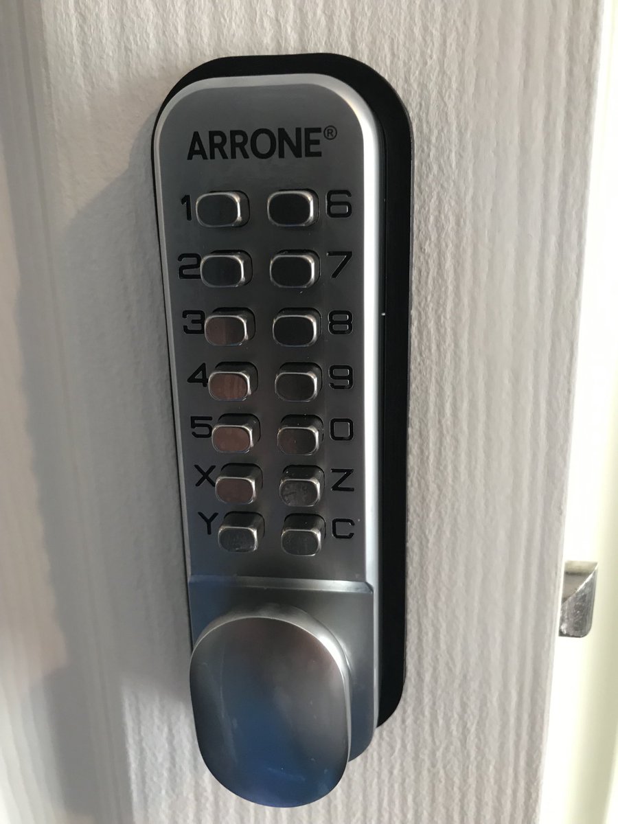 Countylocksmit1's tweet photo. New digital lock installation in #southend call paul #countylocks #local locksmith 07899984204 https://t.co/AiqMuOzJ3T