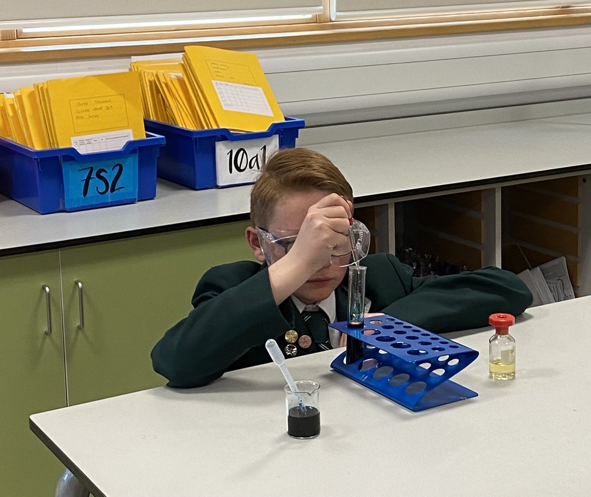 sciencecrewSA's tweet photo. We had fun making mini lava lamps in Science Club yesterday 🫧🫧🫧 #chemistry https://t.co/Jg7SZEhvOs