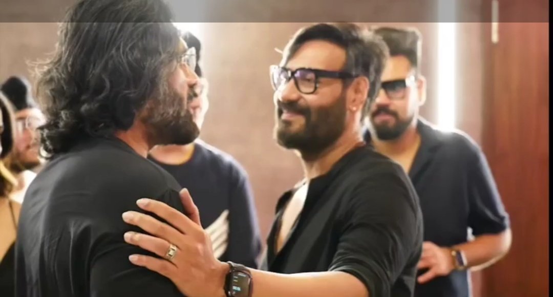 mpakkians's tweet photo. @SunielVShetty sir and @ajaydevgn sir!! To milte rahte Akshay Kumar sir aur Sunil Shetty sir kab milenge
#Sunielshetty #AjayDevagn https://t.co/d0GRvcp6Rr