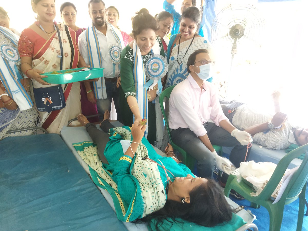 Runakhatun84's tweet photo. Voluntary blood donation camp organized by Debanandapur Region Youth Trinamool Congress. https://t.co/qtstndHKGb