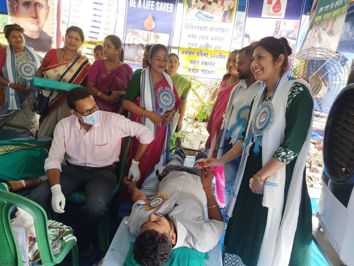 Runakhatun84's tweet photo. Voluntary blood donation camp organized by Debanandapur Region Youth Trinamool Congress. https://t.co/qtstndHKGb