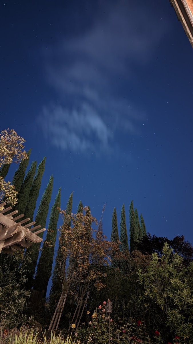 ChocoReviews's tweet image. Astrophotography in my backyard. Zoom in to see the stars. #TeamPixel @madebygoogle #pixel6pro