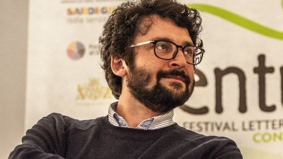 Raccontare per capire la realtà.  Oggi a Taranto il premio Alessandro Leogrande presidi.org/eventi/premio-…
