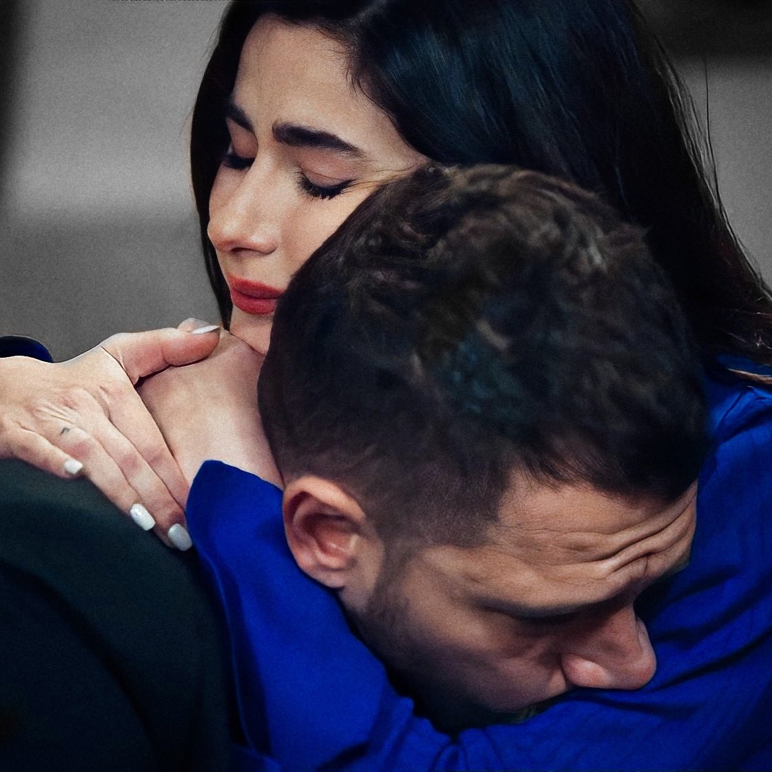 Tarih Yalnızca Mutsuzları yazar..

#Poyrazkarayel 
#uckurus 
#BahKar