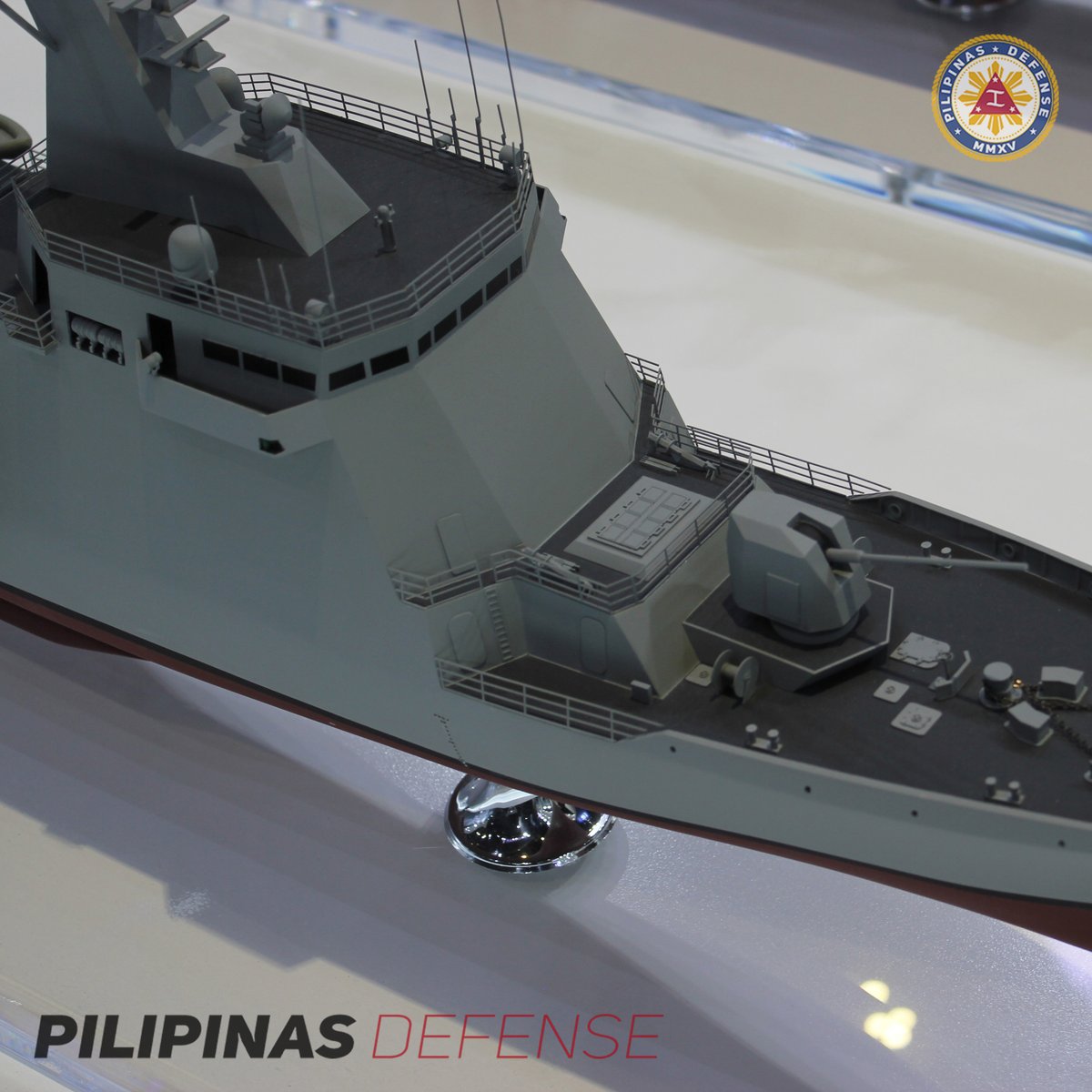 PilipinasDef's tweet photo. Close up photos of HDF-2500 frigate scale model of the Hyundai Heavy Industries displayed during the  Asian Defense &amp; Security (ADAS) 2022 at World Trade Center, Pasay City. Note that HDF-2500 is Philippine Navy's José Rizal-Class Frigate. 

#Pilipinas 
#PilipinasDefense https://t.co/FPFPfJrVT5