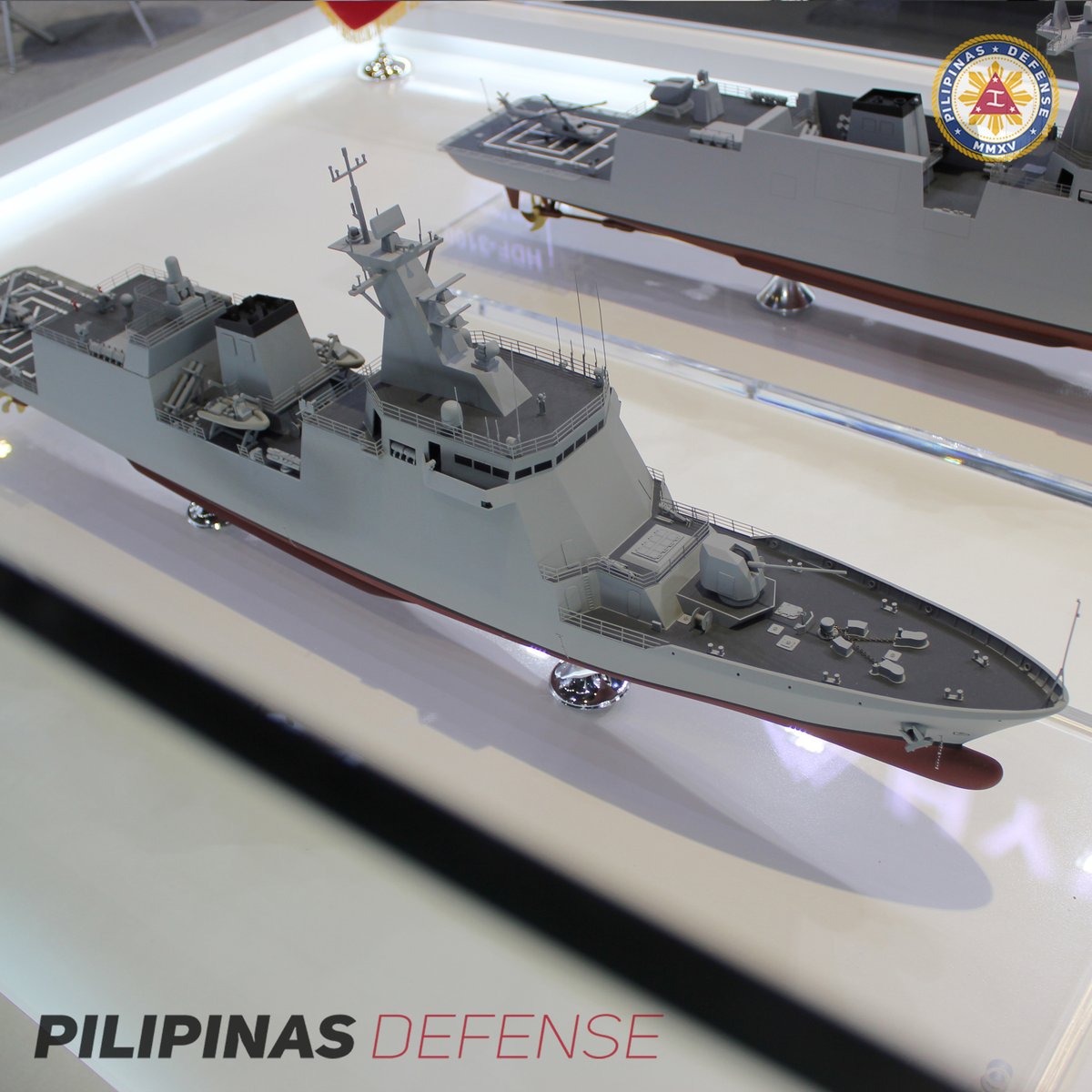 PilipinasDef's tweet photo. Close up photos of HDF-2500 frigate scale model of the Hyundai Heavy Industries displayed during the  Asian Defense &amp; Security (ADAS) 2022 at World Trade Center, Pasay City. Note that HDF-2500 is Philippine Navy's José Rizal-Class Frigate. 

#Pilipinas 
#PilipinasDefense https://t.co/FPFPfJrVT5