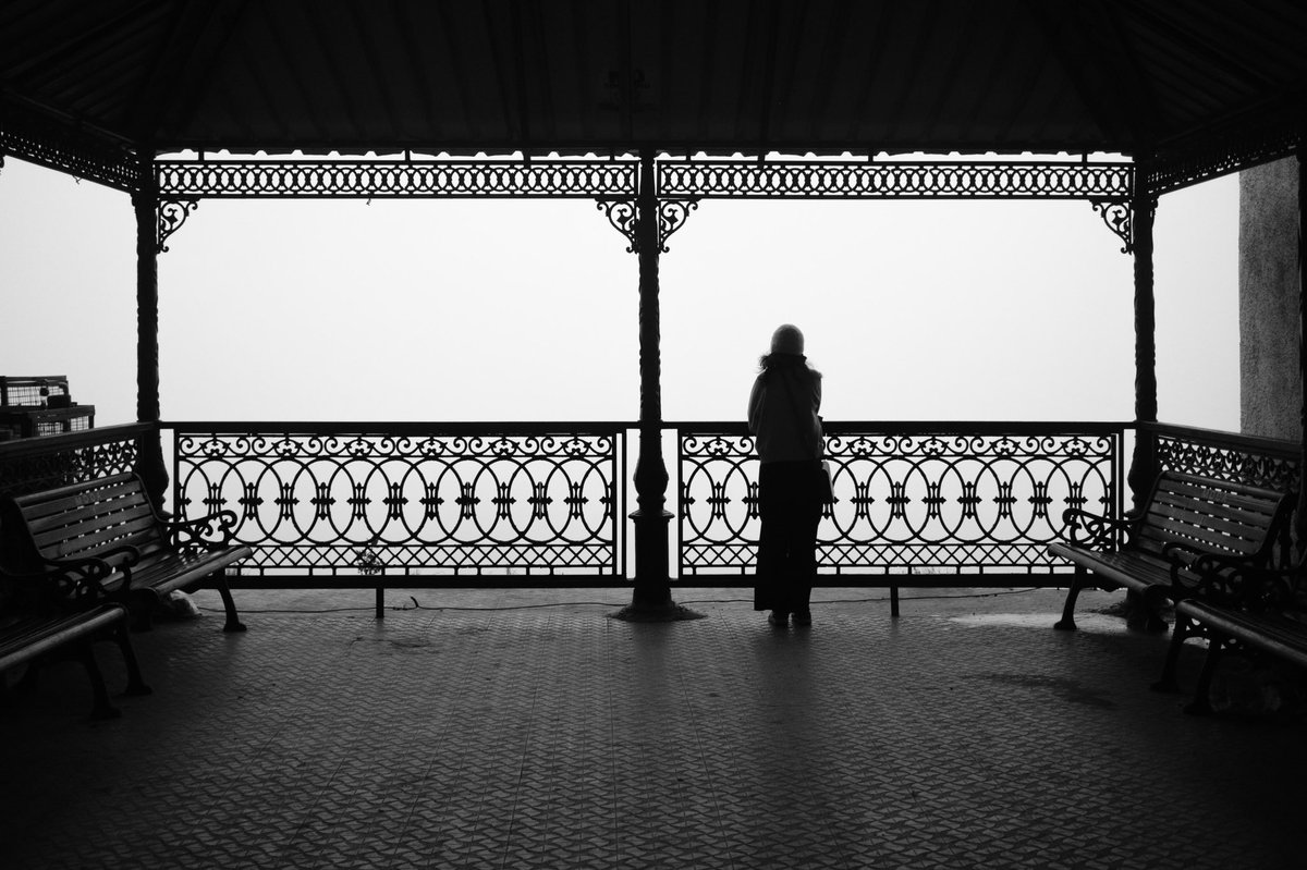 abhaykun's tweet photo. A really foggy Landour afternoon in October 2021. #fujifilm #streetphotography #blackandwhite https://t.co/ph8WhIUyWT