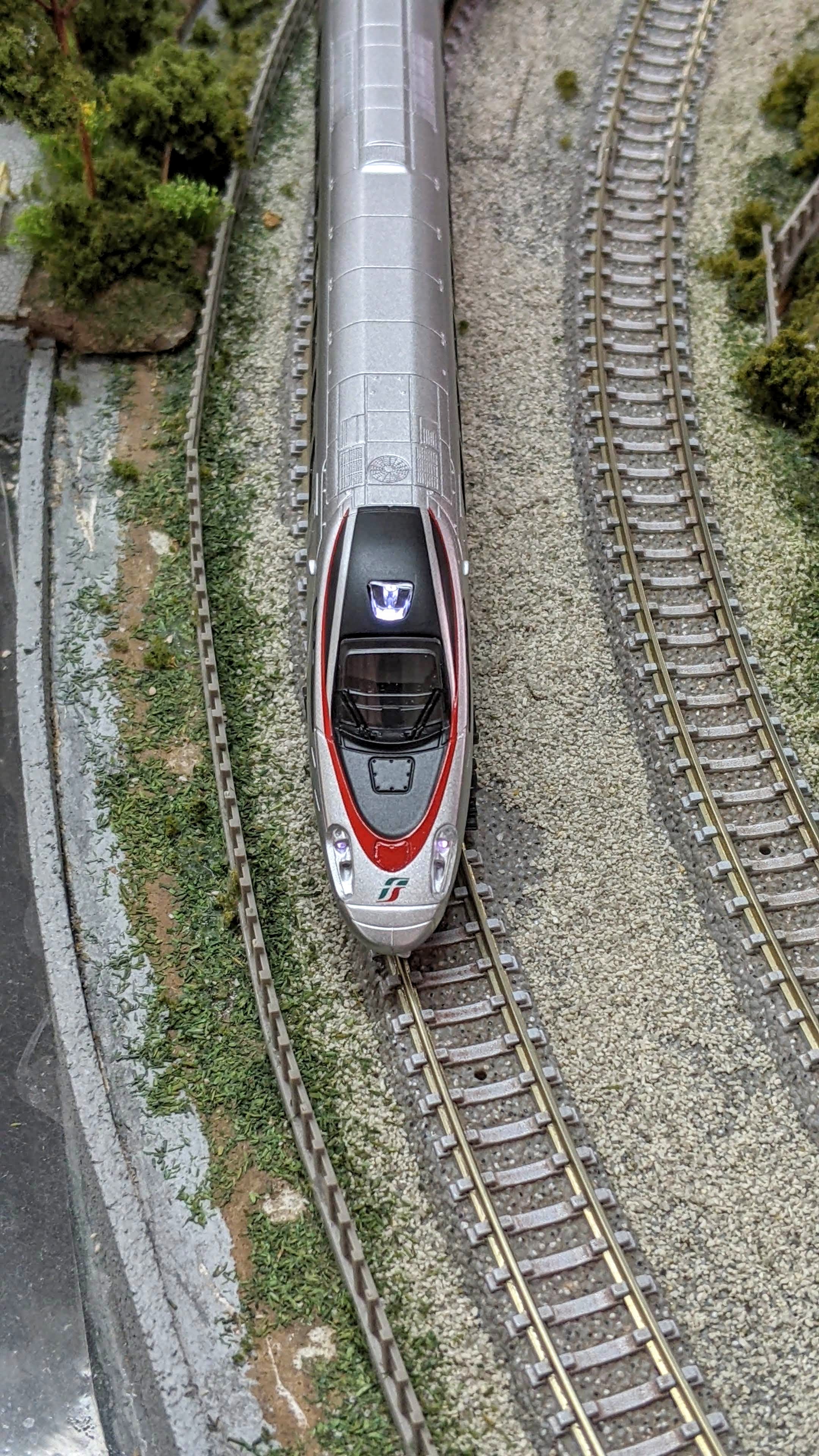 エルマートレイン ElmerTrain on X: エルマートレイン ElmerTrain on X: