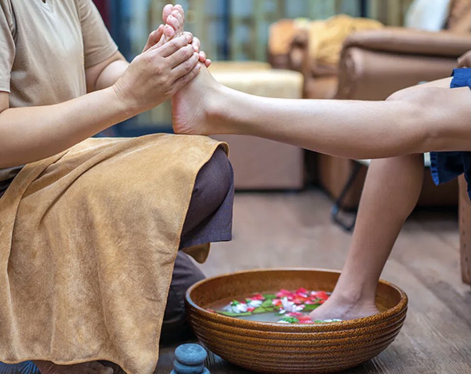 مساج القدمين