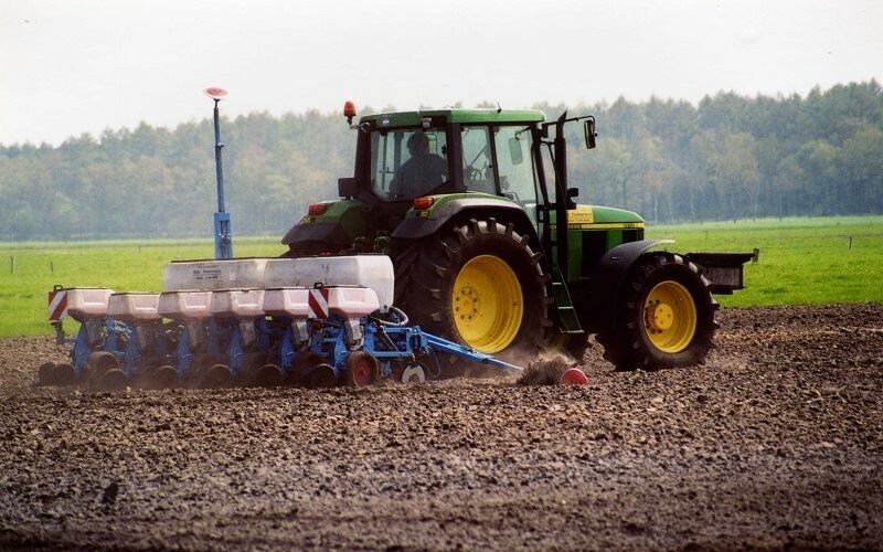 Provincie Frieslân heeft € 3,8 mln innovatiesubsidie voor investeringen in bv. mestvergisting/-opslag, mechanische onkruidbestrijding, zaai-, poot- of plantmachines, voeren van enkelvoudige grondstoffen, etc. Lees meer ➡️ bit.ly/3EQHzH2 #subsidie #Friesland #innovatie