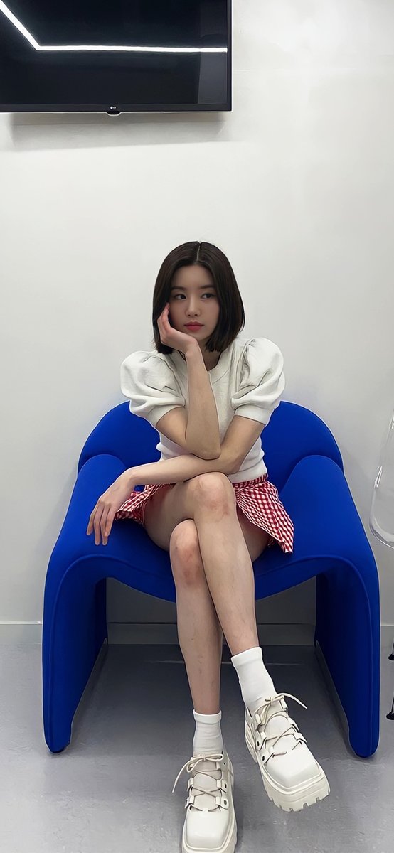 izonescreens's tweet photo. eunbi lockscreens ✧ eunbi instagram update

#권은비 #EUNBI #アイズワン #아이즈원 #IZONE https://t.co/6uxzm1DPAG