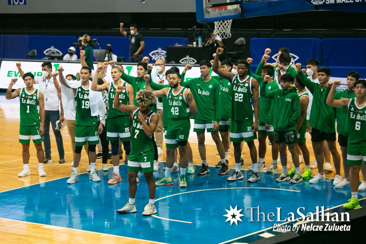 TheLaSallian's tweet photo. SPORTS: The DLSU Green Archers enter the Final Four for the first time since UAAP Season 80 back in October 2017 after bagging their eighth win this season. https://t.co/9XBh6EJCYd