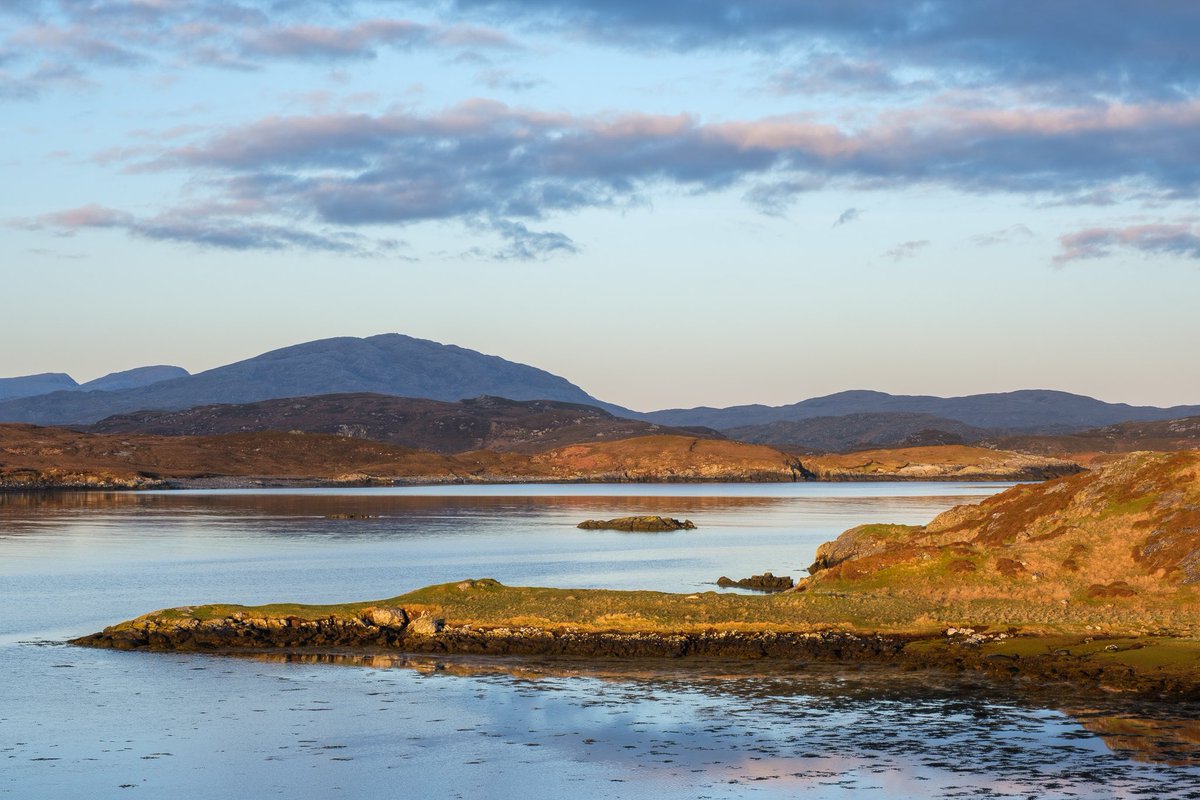 stephanbrz's tweet photo. First light #GreatBernera  #WesternIsles #OuterHebrides https://t.co/J18HHit1cB
