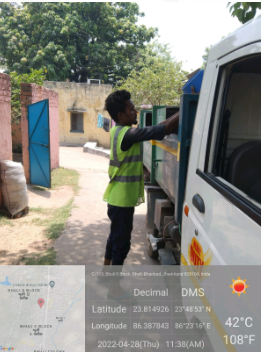 dhanbad_sbm's tweet photo. DOOR TO DOOR COLLECTION OF WASTE AT WARD NO 05 BY DMC TEAM 
@SwachSurvekshan @SwachhJharkhand @SwachhBharatGov Dhanbad Nagar Nigam Dhanbad
@swachhsurvekshan2022 @swachhsurvekshan2022Dhanbad 
@SwachhJharkhand
#SwachhSurvekshan2022
 #SwachhSurvekshan2022Dhanbad https://t.co/80OfSwylmr