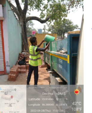 dhanbad_sbm's tweet photo. DOOR TO DOOR COLLECTION OF WASTE AT WARD NO 05 BY DMC TEAM 
@SwachSurvekshan @SwachhJharkhand @SwachhBharatGov Dhanbad Nagar Nigam Dhanbad
@swachhsurvekshan2022 @swachhsurvekshan2022Dhanbad 
@SwachhJharkhand
#SwachhSurvekshan2022
 #SwachhSurvekshan2022Dhanbad https://t.co/80OfSwylmr