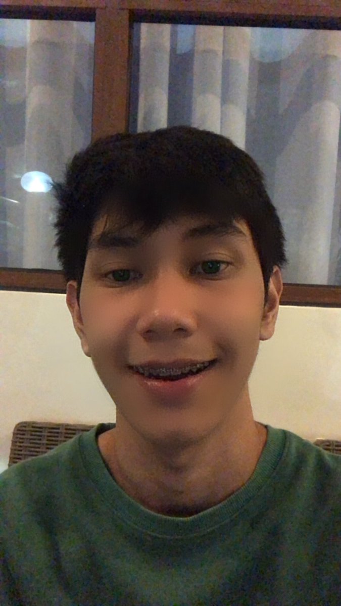 ColbertEmiryl's tweet photo. Just smile #nocomment https://t.co/f6YY5qMlNX