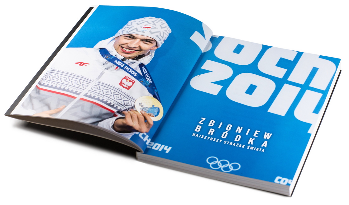 Futbolfejs's tweet photo. Biografia mistrza olimpijskiego w łyżwiarstwie szybkim z Soczi, najszybszego strażaka świata - Zbyszka Bródki, już na rynku. Zachęcamy do sięgnięcia, bo mało znanych historii z życia mistrza i anegdot tu cała masa. 
Do kupienia: https://t.co/QyyvZajc7R https://t.co/KPuZiJub2z