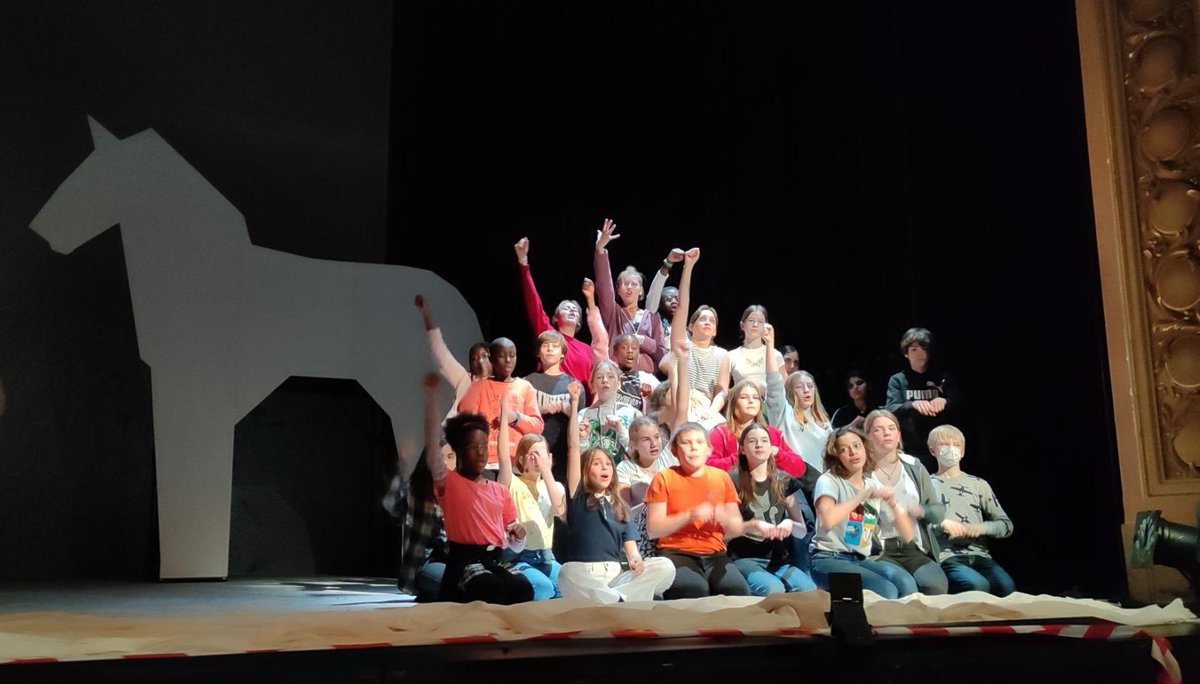 Après une semaine de répétition intense en émotions, la maîtrise chante ce soir jeudi 28 et demain 29 avril une version actuelle de l'Odyssée par Jules Matton à l'<a href="/OperadeRennes/">Opéra de Rennes</a>