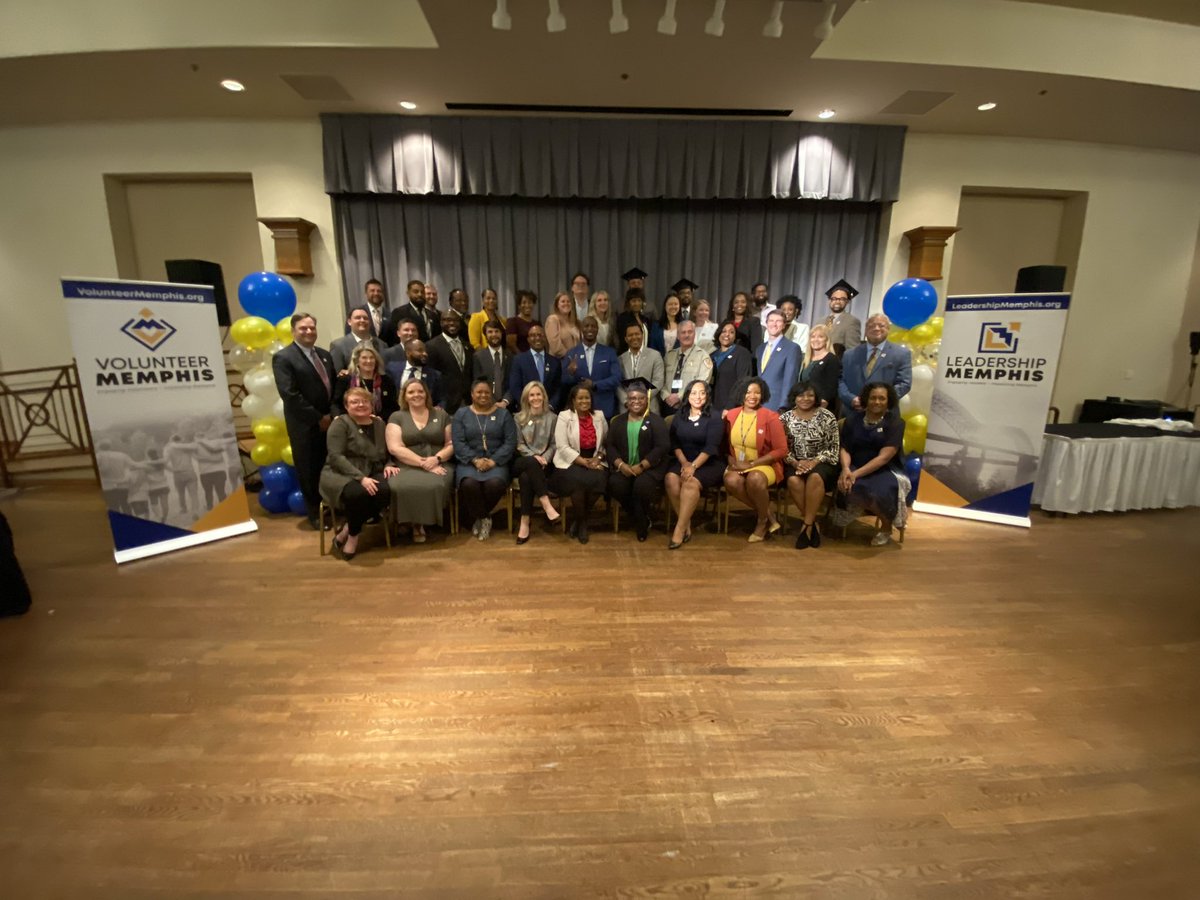 DavinClemons's tweet photo. We done!! 2022 Class of Executive Program @LeadershipMphs! #IamUnleashed #LeadershipMemphis https://t.co/W1LdyJj4ed