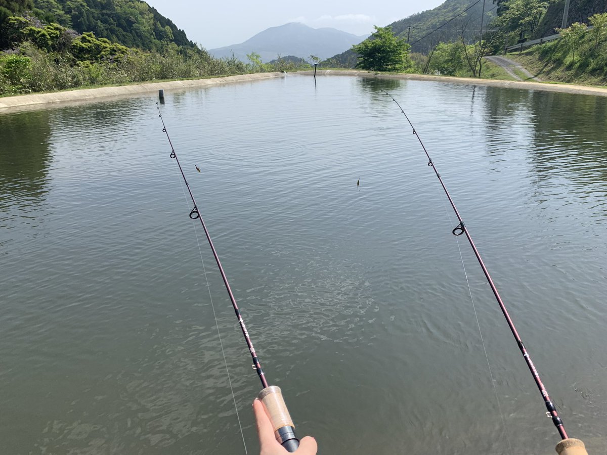 こんにちは☀️

先日、佐賀の厳木(きゅうらぎ)町というところで、スポーツフィッシングの体験をさせて頂きました😆

魚との駆け引きが醍醐味のこの釣り方法。
魚釣りと言えば海を思い浮かべますが、ここは山に囲まれたところに釣り堀があって、新感覚でした🐟

楽しかったー！💚