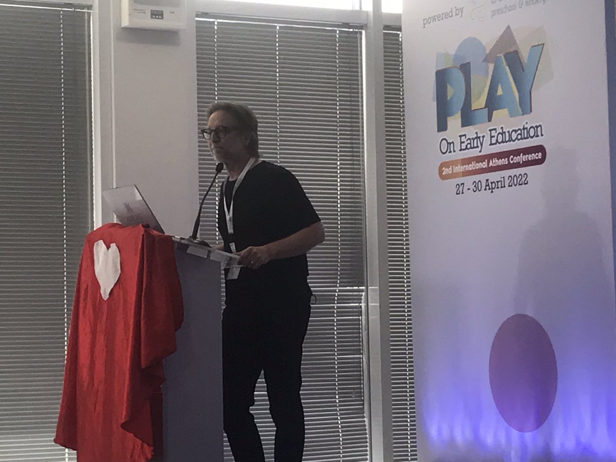 SuzanneAxelsson's tweet photo. #athensonplay
@TheTeacherTom talking about loose parts and how children are cheated when adults forget the “loose” part of “loose parts”.
#play #loosepartsplay https://t.co/hcOV86xOv9