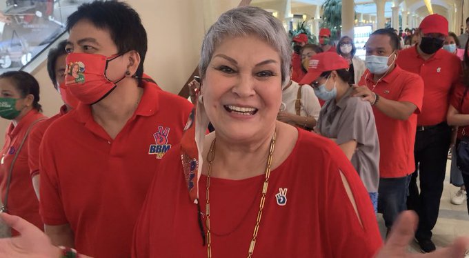 Tensiyon namuo sa pagitan ng Marcos, Robredo supporters | ABS-CBN News