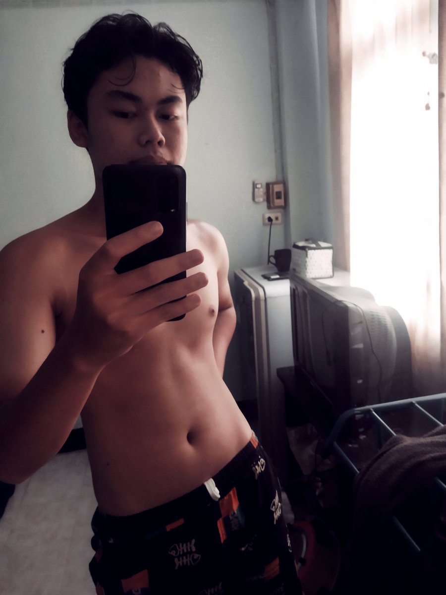 kk_lif's tweet photo. It's very hot today https://t.co/8KPmP7QBRZ