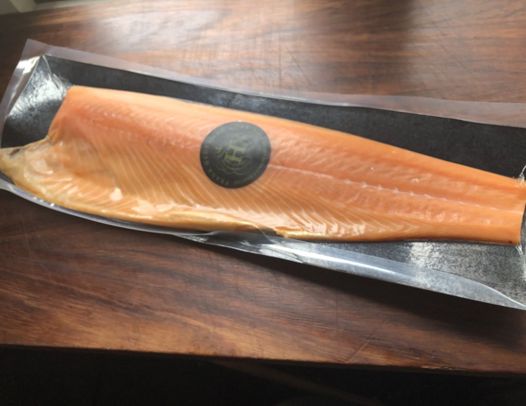 FrankHederman's tweet photo. If anyone wants to give Ed Sheeran a unique food gift with Cork provenance, they might consider a side of particularly delicious smoked salmon. #madeinCork. #walterscheelmedal #memorableweekends #EdSheeran @corkbeo @EnglishMarket https://t.co/C0cDxO2xnq