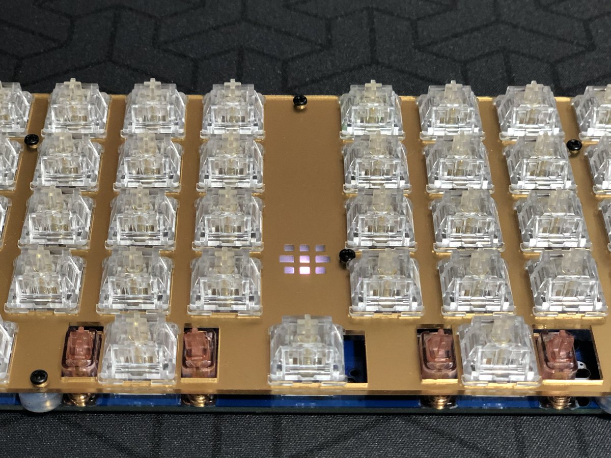 techmech_'s tweet photo. 二層板を使うとディフーザーを兼ねたトッププレートも製作できる。但しコストが.....
遊舎工房で二層板扱ってくれないかなぁ....
#二層板 #レーザーカッター #2ply_sheet #Rowmark #keyboard #自作キーボード #OLSK60 #olkb #ortholinear #遊舎工房 #LaserStyle https://t.co/UNgefbshzk