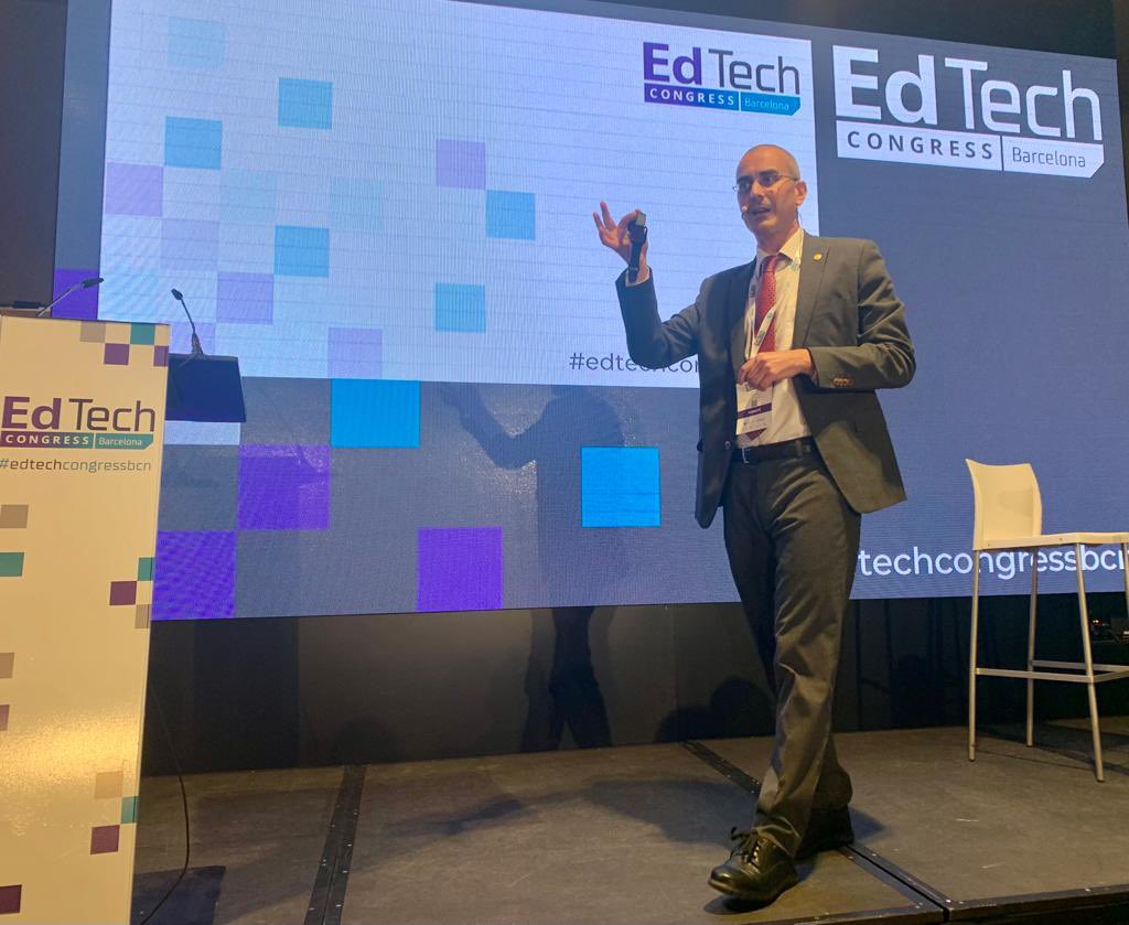 ddelgado1971's tweet image. Ayer compartiendo proyectos de nuestros alumnos  @SekCatalunya @institucionsek en #EdTechCongress
 #edtechcongressbcn Gran jornada con @MarcPrensky y otros centros educativos  sobre #empotech #desingforchange Aquí tenéis el vídeo de nuestros alumnos: youtu.be/9usLPzCfTLk