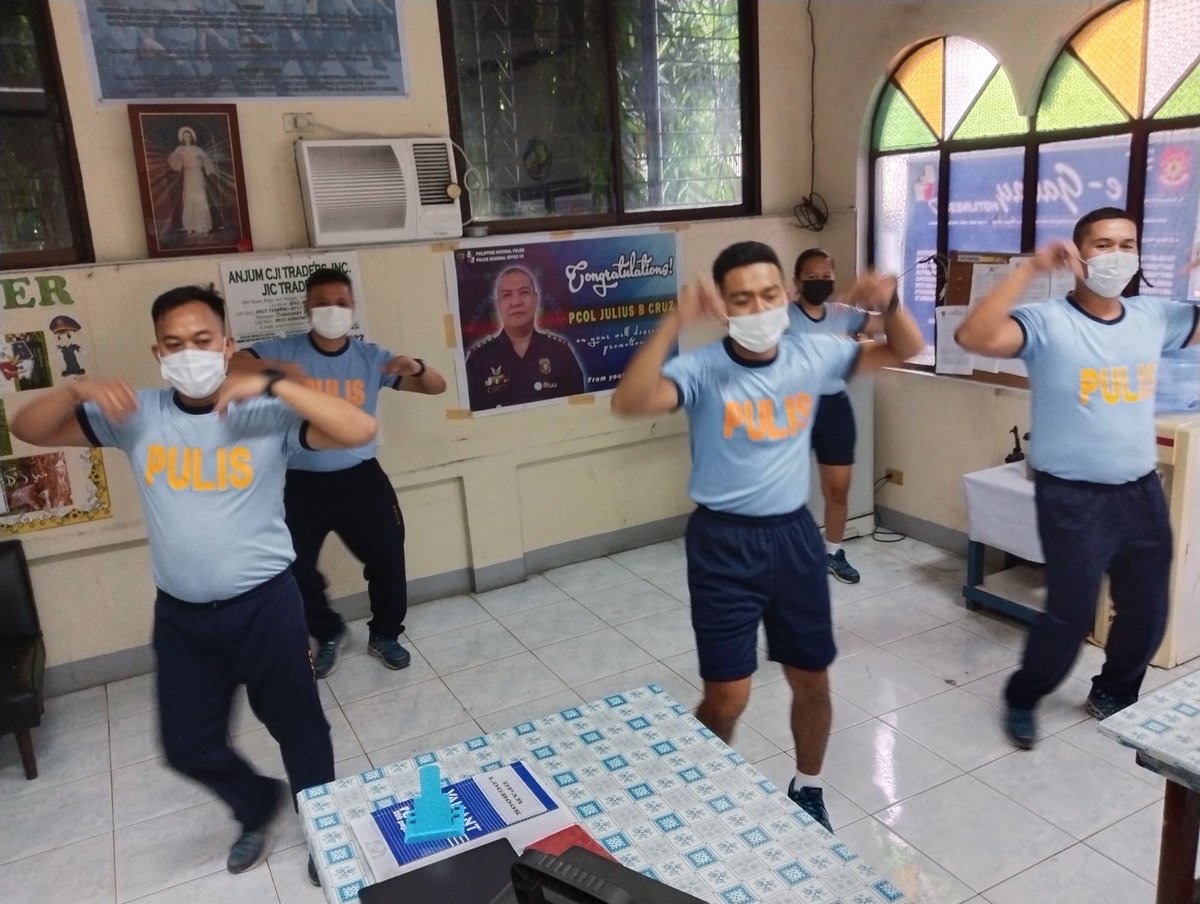 Pro7Service's tweet photo. April 28, 2022 @ 3:00PM
CHS, PRO7 PERSONNEL CONDUCTED THE 4-MINUTE HABIT/WORKOUT
#PRO7RD
#PRO7PIO 
#TeamPRO7bisdakcops
#PNPChaplainService 
#Tagapaggabay 
#PNPKakampiMo 
#TeamPNP
#WeServeAndProtect https://t.co/x8x5NWUEhU