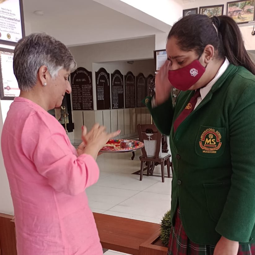 MussoorieS's tweet photo. #AlltheBest #MIStars
The garde10 ICSE history civics paper. Wishing them the best. 

#mussoorieinternationalschool #grade10 #icse #boardexams #boardingschool #girlsboarding #mussoorie #mis #misindia https://t.co/dRUNJOpNhj