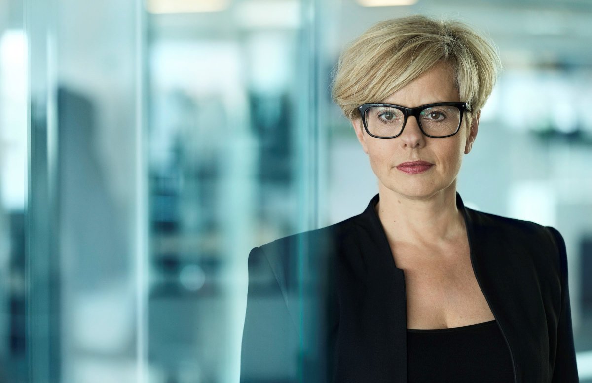 Dansksproget indhold sætter igen rekord på TV 2 med en andel på 75,9 procent i 2021.

- For TV 2 er det helt afgørende at engagere danskerne i alle de emner, som er vigtige for os i Danmark, siger TV 2s indholdsdirektør, <a href="/LindegaardLotte/">Lotte Lindegaard</a>.

#tv2 #dkmedier

omtv2.tv2.dk/nyheder/2022/0…