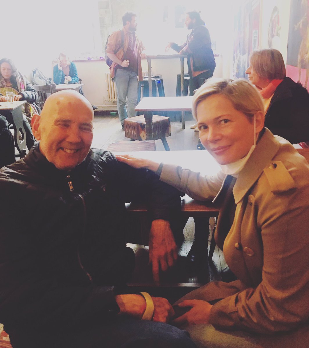 visiblenews's tweet photo. We were delighted that actress Michelle Williams came to opening night of Five Characters in Search of a Good Night’s Sleep last night! Come and join us tonight at @swkplay &amp; join our five characters as insomnia takes them through the night... 👀 #MikeAlfreds #MichelleWilliams https://t.co/sADuCLT35L