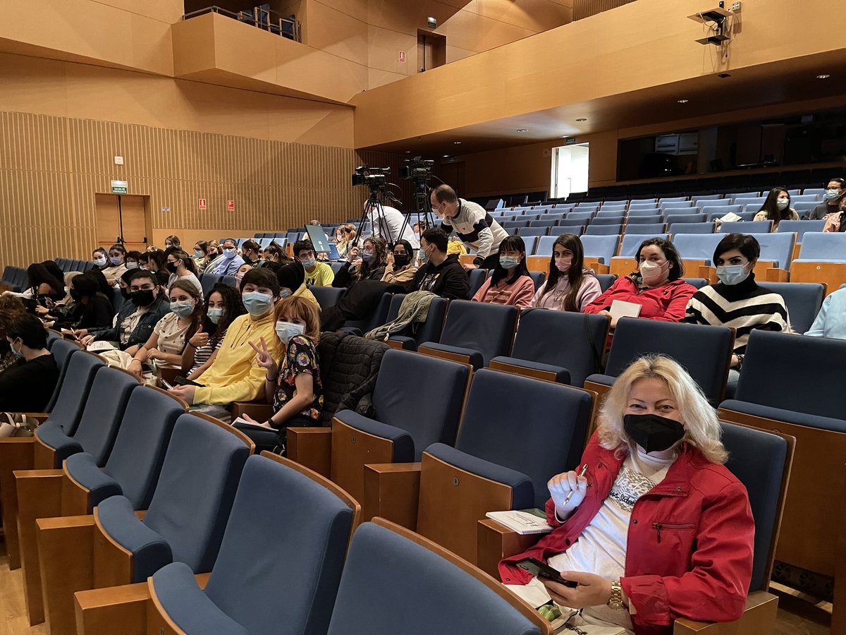 El alumnado de los diferentes ciclos formativos del <a href="/iesstodomingo/">iesstodomingo</a> acuden a la I Jornada de Humanización y Salud de <a href="/HUniv_Poniente/">Hospital Universitario Poniente</a> <a href="/FPAndaluza/">Formación Profesional Andaluza</a> <a href="/EducaAnd/">Consejería Desarrollo Educativo y FP</a> #SaludHumanizAlmería