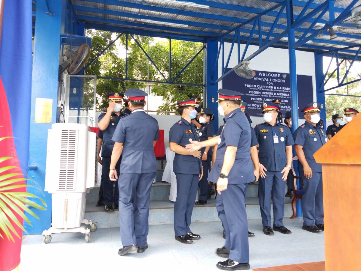 Pro7Service's tweet photo. April 28, 2022 @ 9:00AM
PCOL JULIUS B CRUZ C,RPO7 attended the arrival honors of PBGEN ANDRE P DIZON, PBGEN CLIFFORD B GAIRANOD, PBGEN BOWENN JOEY M MASAUDING, PBGEN REMUS B MEDINA,
#PRO7RD
#PRO7PIO 
#PNPChaplainService 
#Tagapaggabay 
#PNPKakampiMo 
#TeamPNP
#WeServeAndProtect https://t.co/ibPrsMetBZ