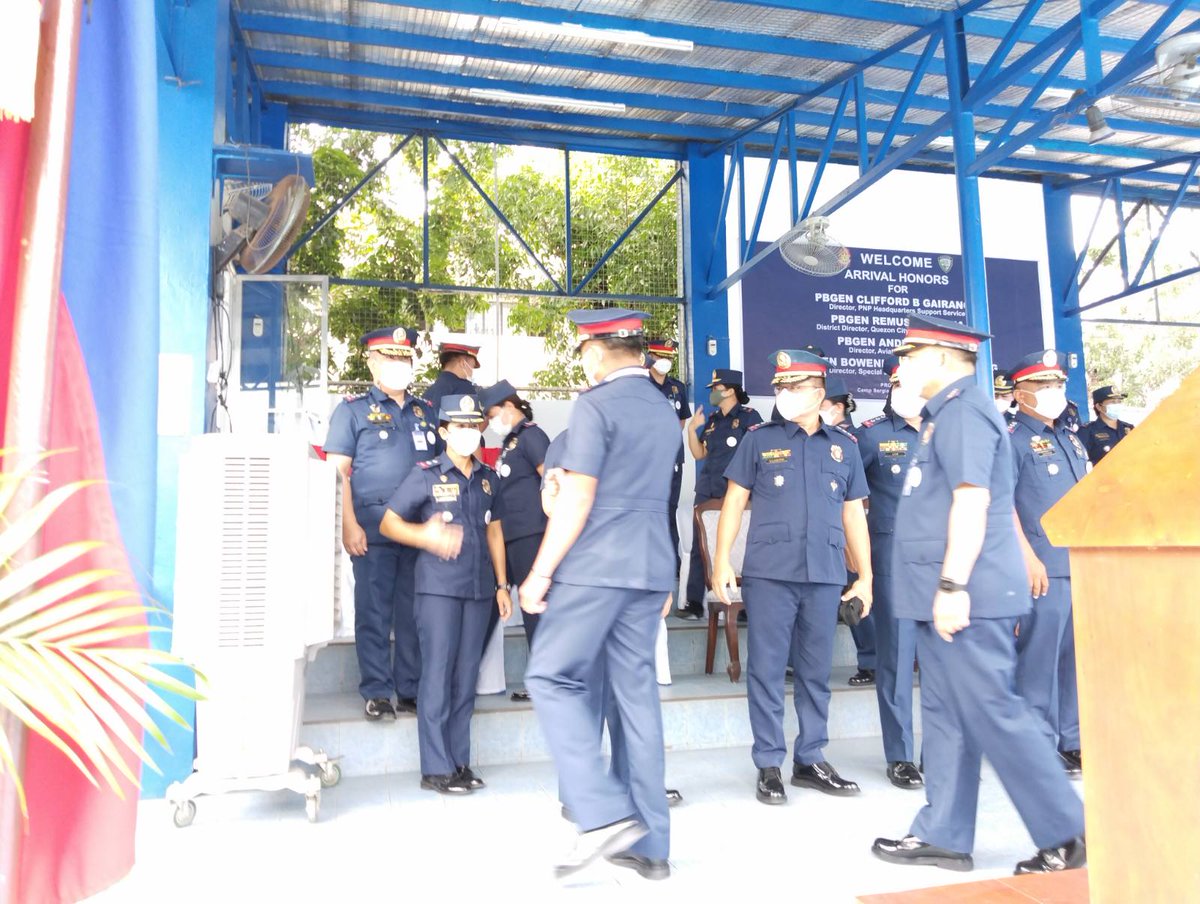 Pro7Service's tweet photo. April 28, 2022 @ 9:00AM
PCOL JULIUS B CRUZ C,RPO7 attended the arrival honors of PBGEN ANDRE P DIZON, PBGEN CLIFFORD B GAIRANOD, PBGEN BOWENN JOEY M MASAUDING, PBGEN REMUS B MEDINA,
#PRO7RD
#PRO7PIO 
#PNPChaplainService 
#Tagapaggabay 
#PNPKakampiMo 
#TeamPNP
#WeServeAndProtect https://t.co/ibPrsMetBZ