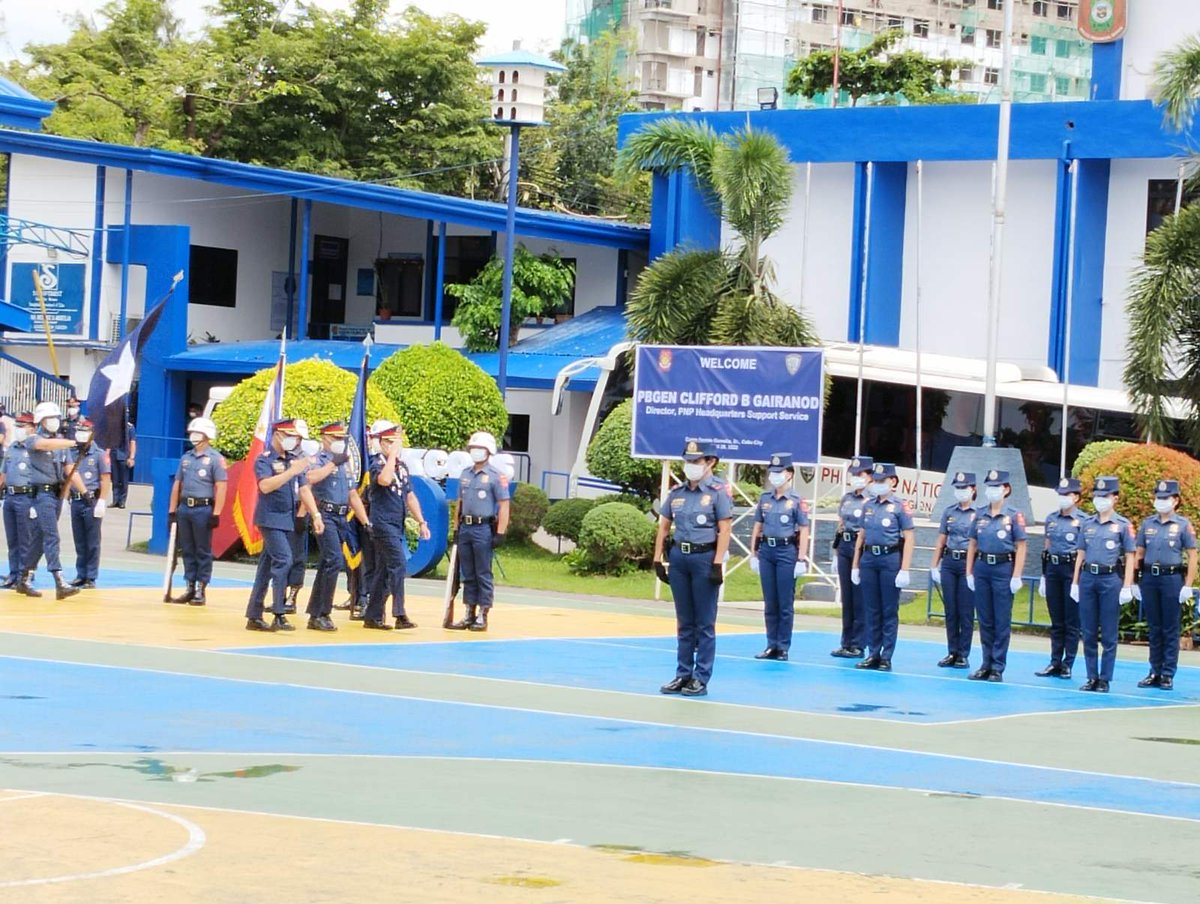 Pro7Service's tweet photo. April 28, 2022 @ 9:00AM
PCOL JULIUS B CRUZ C,RPO7 attended the arrival honors of PBGEN ANDRE P DIZON, PBGEN CLIFFORD B GAIRANOD, PBGEN BOWENN JOEY M MASAUDING, PBGEN REMUS B MEDINA,
#PRO7RD
#PRO7PIO 
#PNPChaplainService 
#Tagapaggabay 
#PNPKakampiMo 
#TeamPNP
#WeServeAndProtect https://t.co/ibPrsMetBZ
