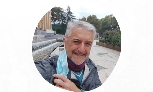 copgalicia's tweet photo. Na nova etapa da #CircularCOPG incluímos entrevistas para coñecer mellor as propostas formativas que temos programadas no COPG.
Abrimos esta sección coa conversa con José MªFreire Duro, con ampla experiencia traballando como psicólogo en contextos de axuda humanitaria. https://t.co/s62yntpK4j