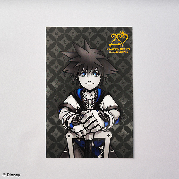 Twitter এ スクウェア エニックス E Store 本日発売 キングダム ハーツ 周年を記念したポストカードセットが発売 ソラ リク カイリそれぞれのポストカードが1枚ずつ封入されています 箔押しで周年のロゴマークが入った特別なポストカードです Kh Twitter এ スクウェア エニックス E Store 本日発売 キングダム ハーツ 周年を記念したポストカードセットが発売 ソラ リク カイリそれぞれのポストカードが1枚ずつ封入されています 箔押しで周年のロゴマークが入った特別なポストカードです Kh